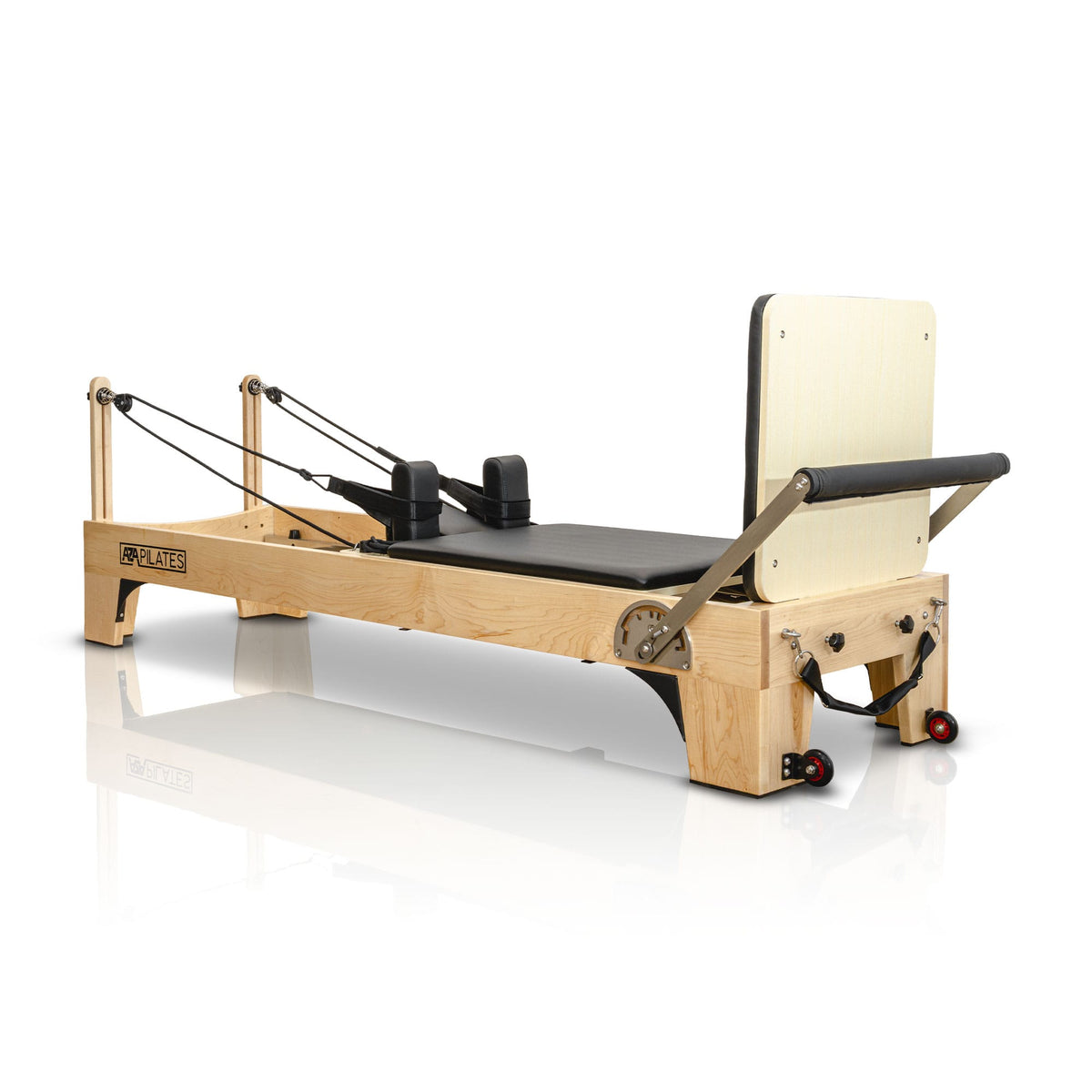 Pilates Reformer em madeira para espaços de fitness