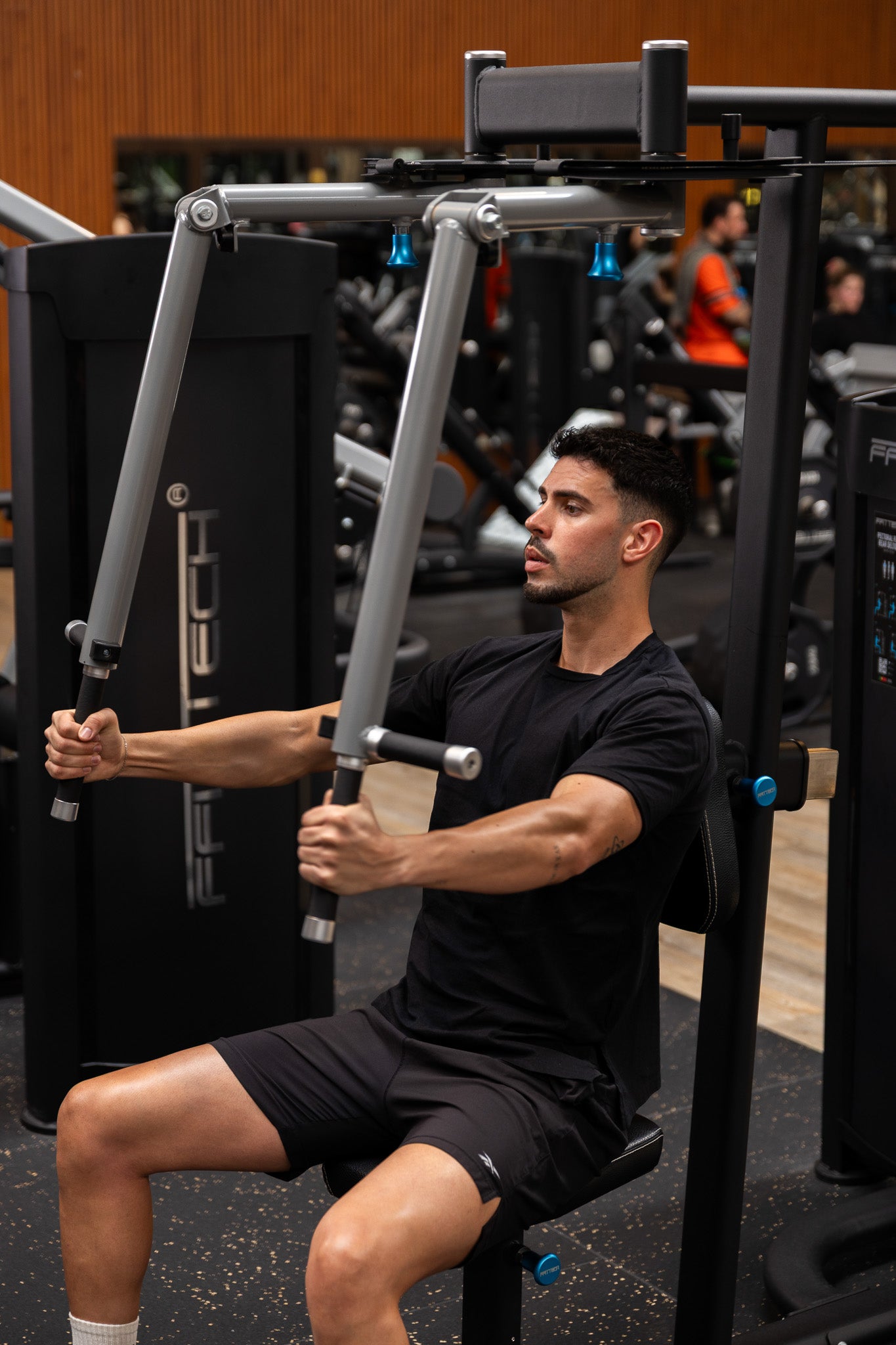 (Dual) Pectoral Fly and Rear Delt